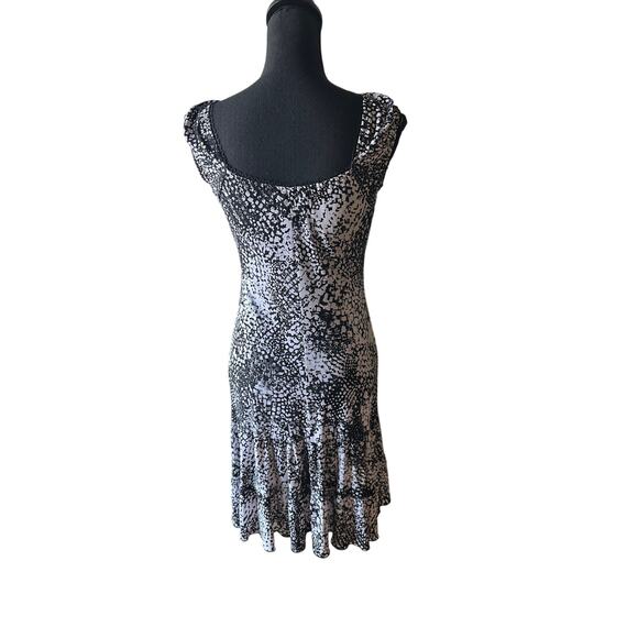 Frank Lyman Design Black & White Abstract Print Dress Ruffle Neckline - Picture 6 of 8